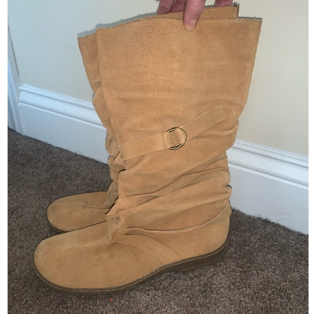 Suede boots
